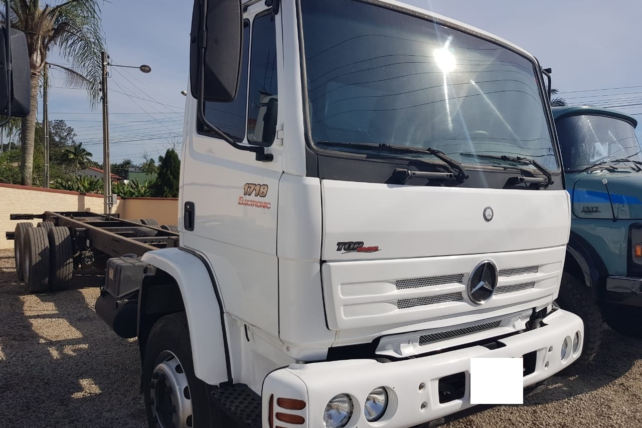 MB1718 Mercedes Benz - 09/09